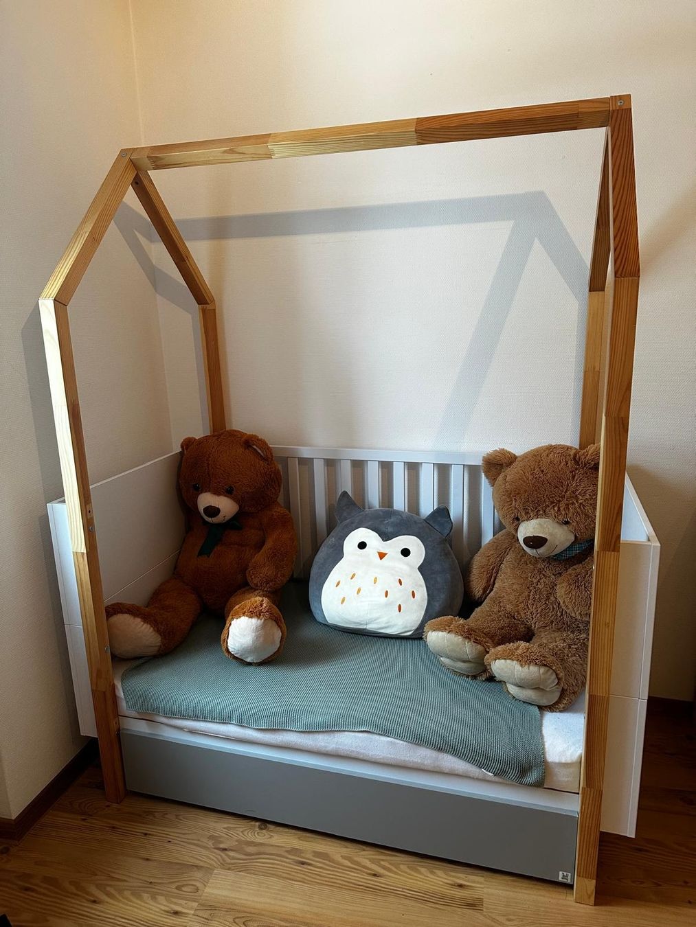 Kommoden: Möbel Kinderzimmer (Schrank, Bett und Kommode – Gebraucht aus Wil SG von Teile.ch