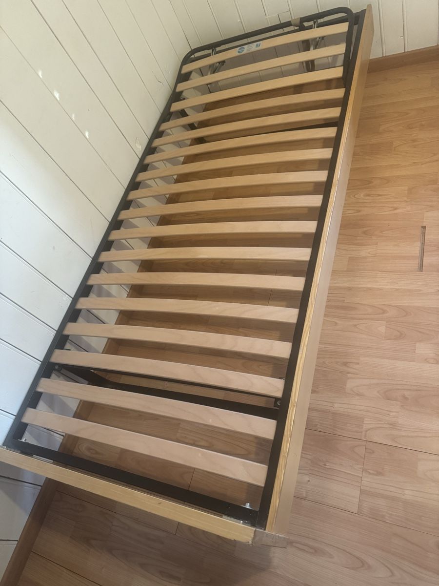 Letti: 2 single bed heavy wooden  – Usato da Vitznau venduto da man_cy6d 1