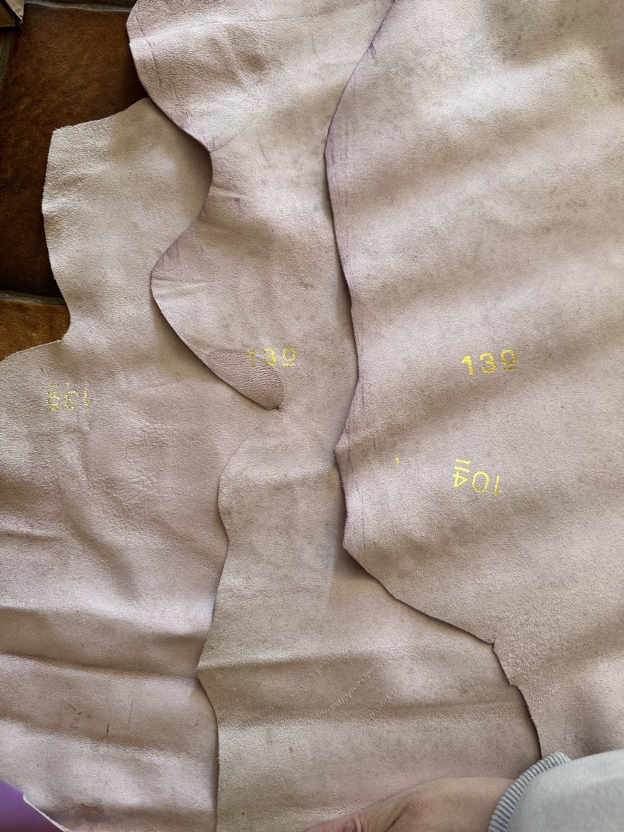 Tessuti: Echtes Leder/ cuir  lila 1.0mm – Nuovo (secondo la descrizione) da Veyras venduto da ValClasse 5