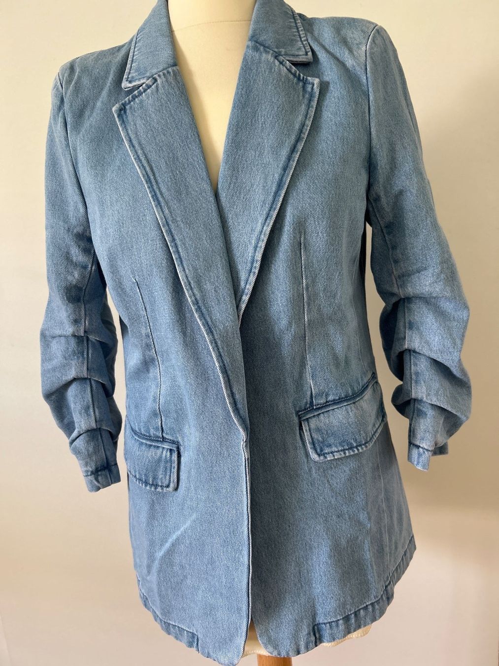 H&M Giacche: Jeans Jacket, neu, elegant Gr40 – Nuovo (secondo la descrizione) da Feuerthalen venduto da Anna_Swift 1