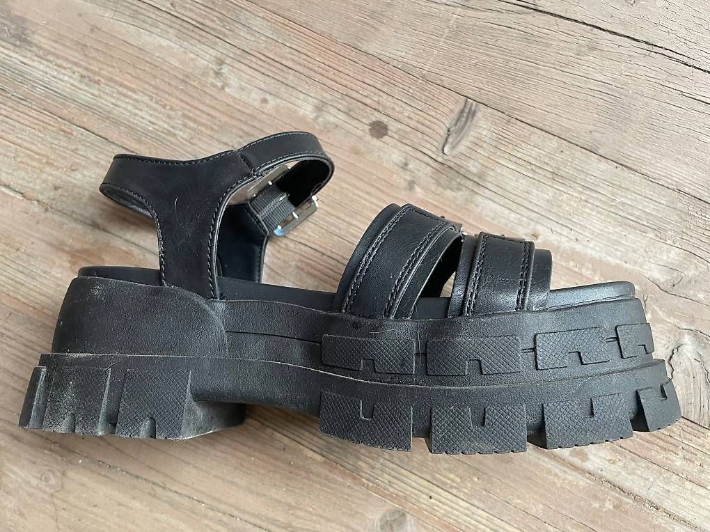Damenschuhe: Plateau Sandalen 37 – Gebraucht aus Zürich von aleab 1