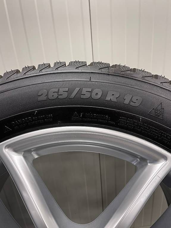 Pneus & Kompletträder: Roues pneus hiver Porsche Cayenne modèle 2017 – Gebraucht aus Bossonnens von Yehya 2