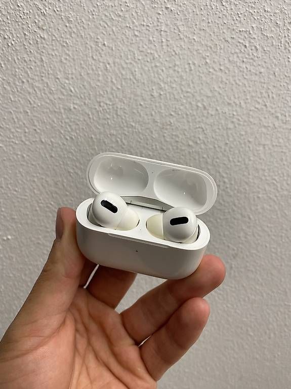Casques audio: AirPods Pro 1 – D'occasion à Affoltern am Albis par MarkoCCN 1