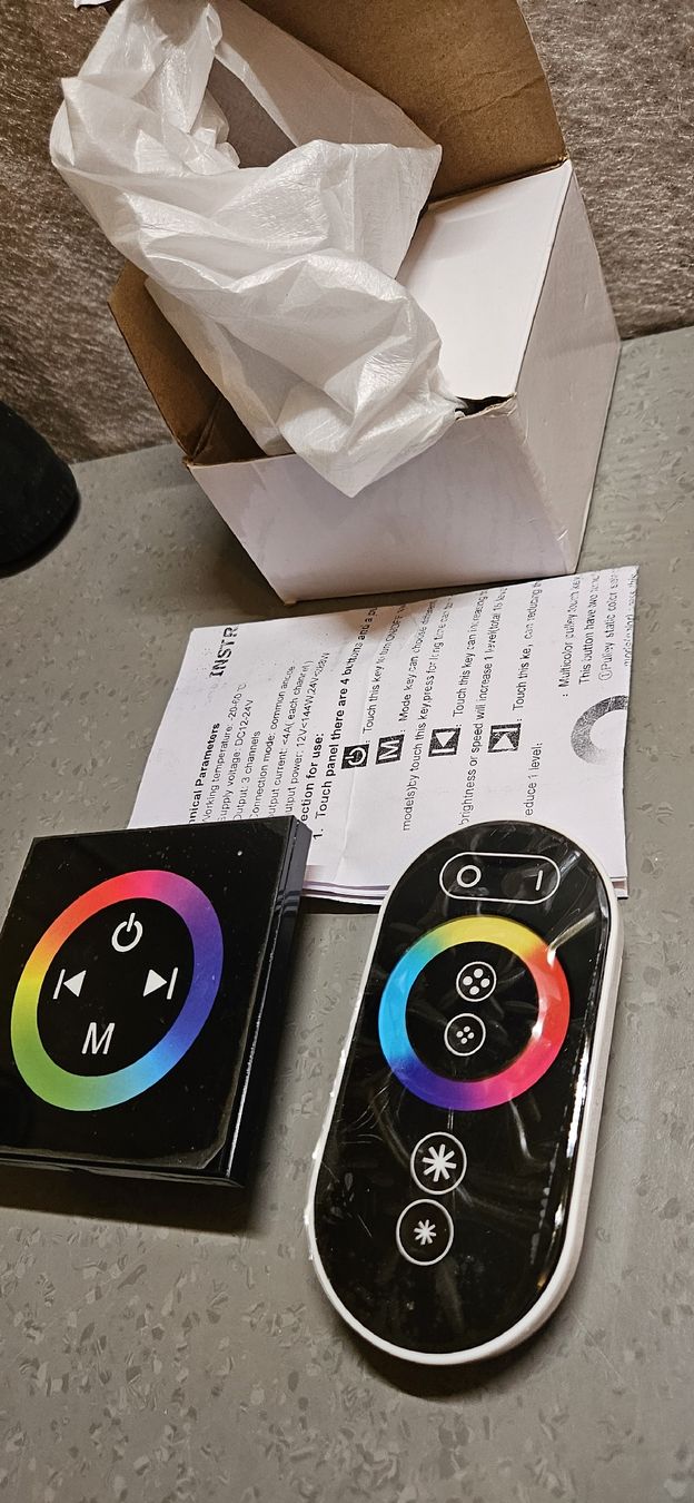Steuerung: LED Controller TM09 mit Fernbedienung, – Neu und originalverpackt aus Baar von Vel...Baar45 1