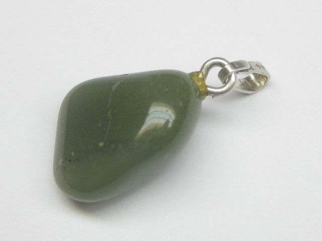 Ciondoli: kleiner Anhänger Silber 925 Nephrit Jade – Usato da Ermatingen venduto da Decovin 1