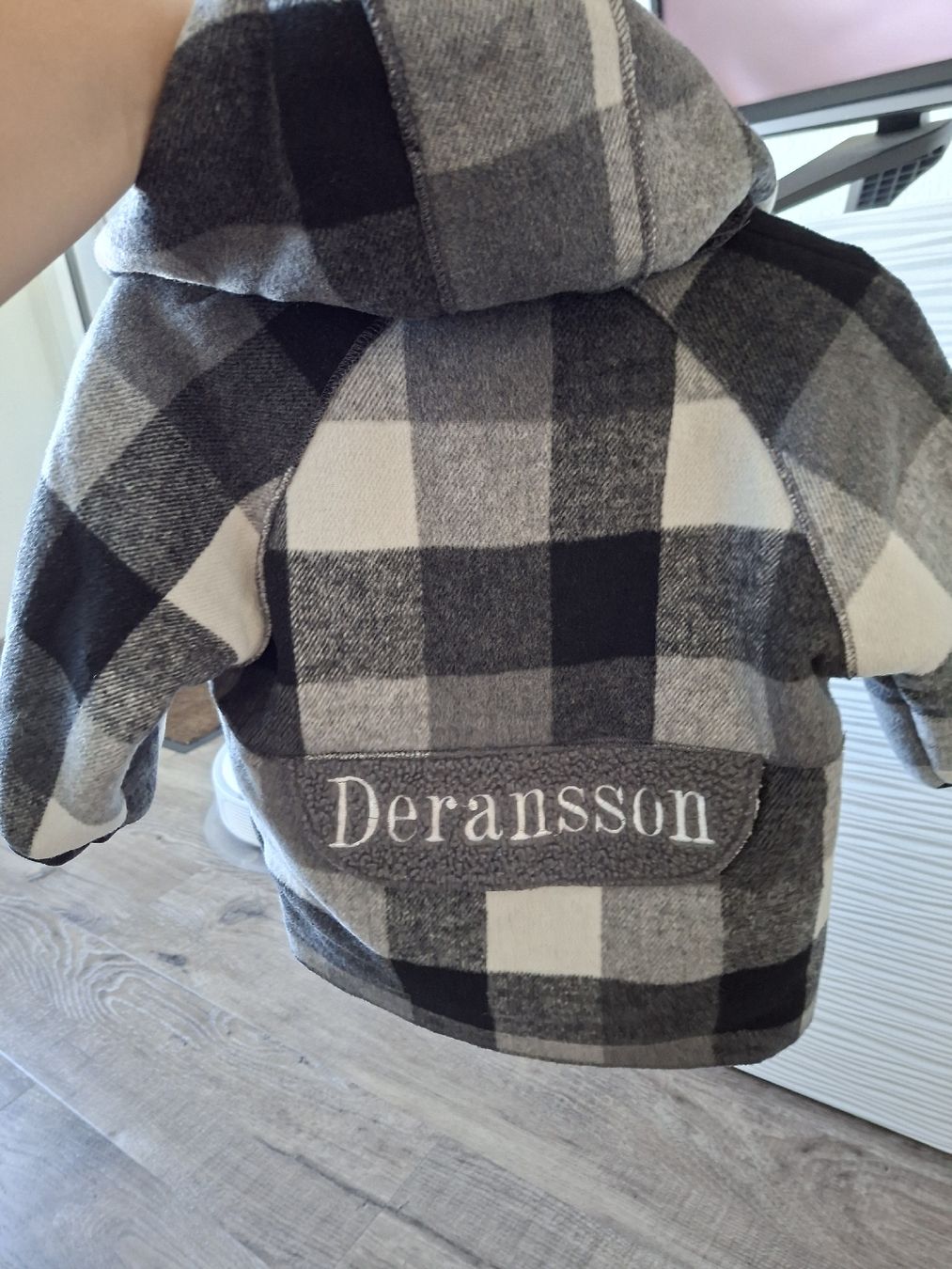 Vestes & Manteaux: Kinder Jacke Grösse 90 – D'occasion à Winterthur par Ausmisten2026 1