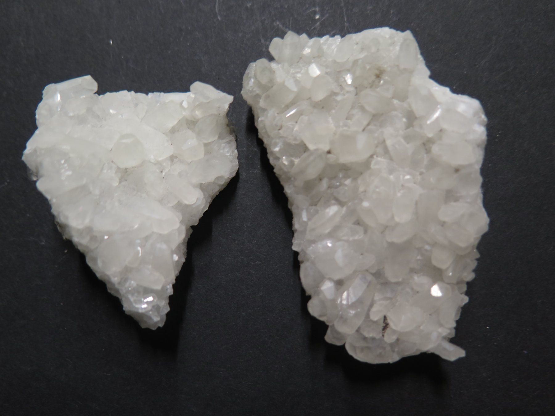 Mineralien & Heilsteine: 2 x Calcit von Mexico – Gebraucht aus Schaffhausen von Yamakana51L8736OQ8