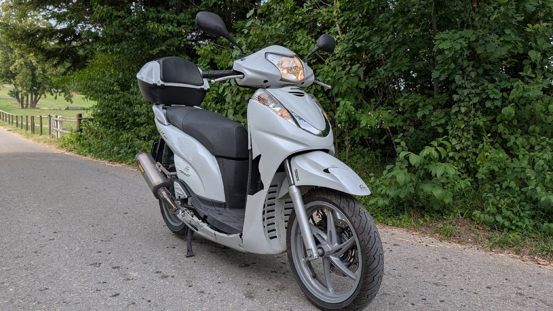 Honda Scooters: Honda SH 300 AR + AKRAPOVIC  – Gebraucht aus Dübendorf von vel_k2g6 1