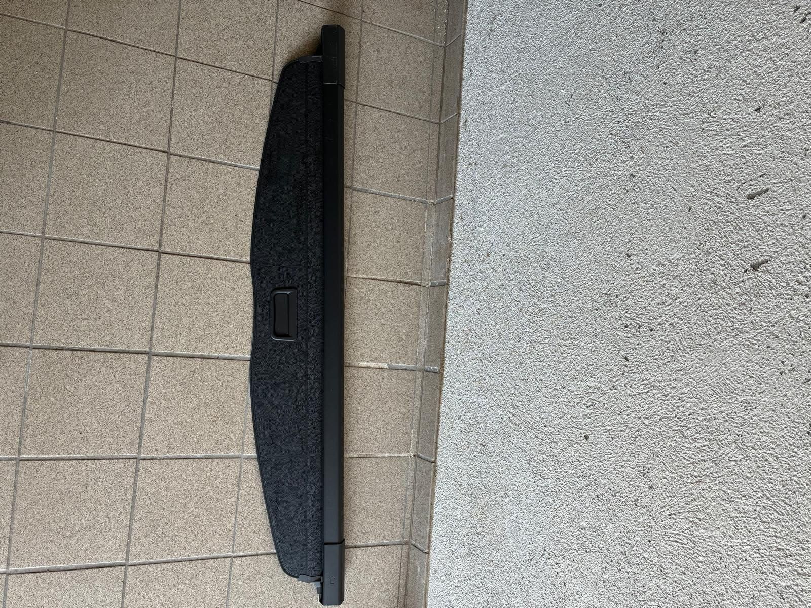 Tutti pezzi di ricambio auto: Kofferraumabdeckung Seat Alhambra – Usato da Untervaz venduto da Mutta002 3