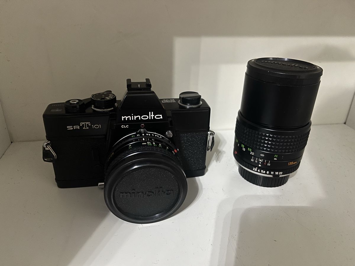 Minolta Kamera: Minolta SRT 101 schwarz analog Kamera mit 2 Objektiven – Gebraucht aus Allschwil von mpant02