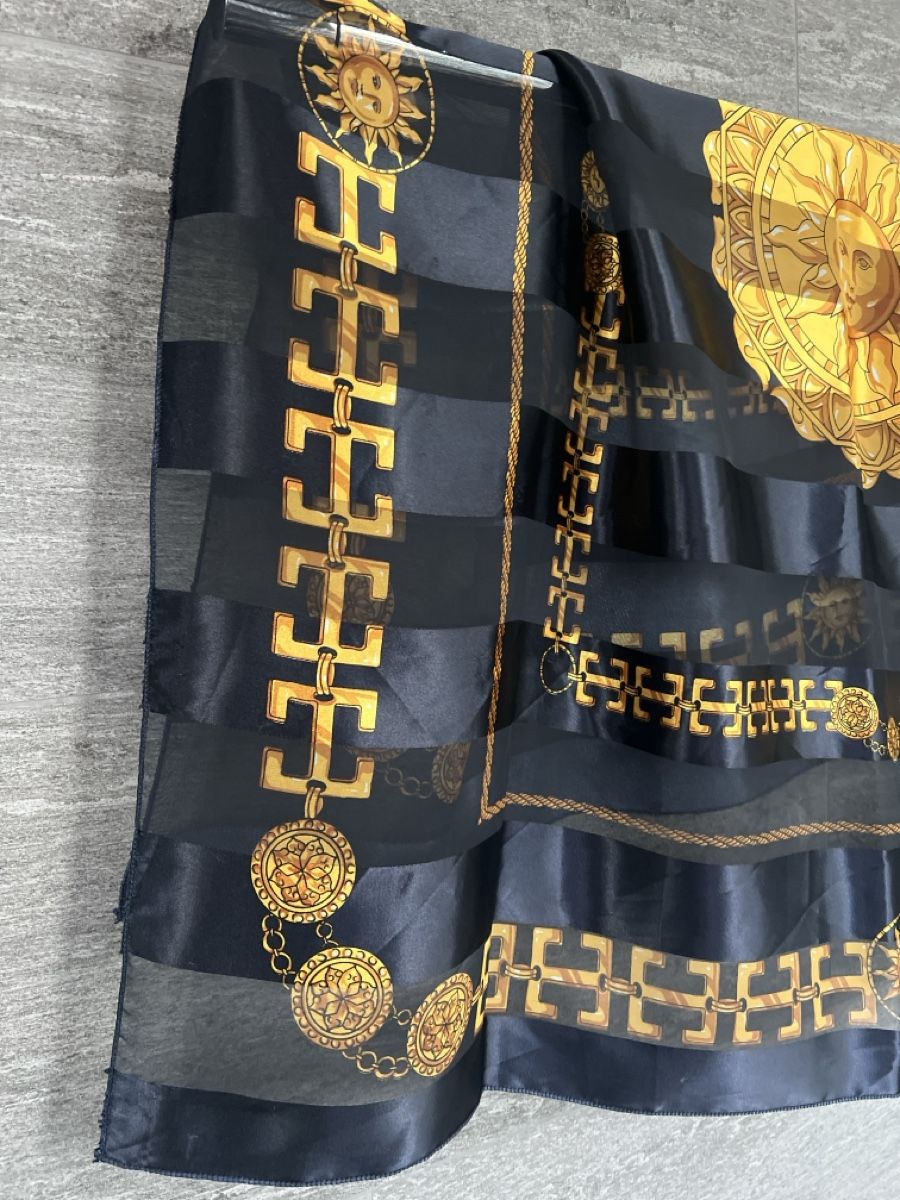 Foulards & écharpes: Blaues Tuch mit goldenen Muster – D'occasion à Luzern par TIsabel 1