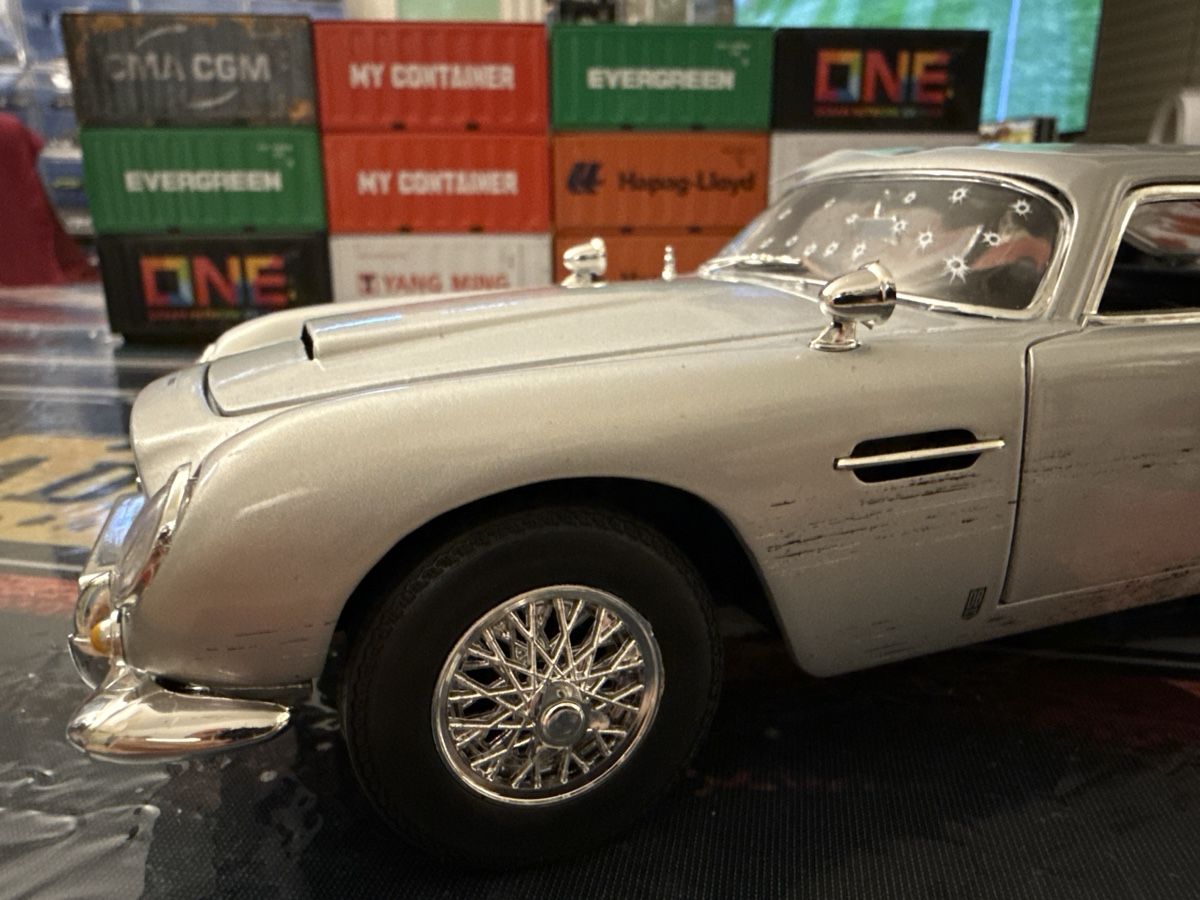 Aston Martin Modellini d'auto: Auto World Aston Martin James Bond – Nuovo (secondo la descrizione) da Basel venduto da Zomeg 6
