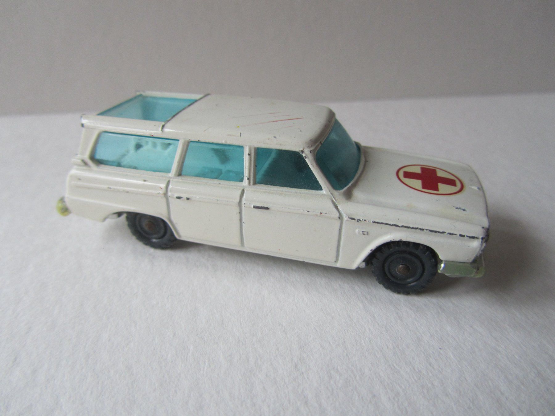 Modellini d'auto: Studebaker Wagonaire Ambulance, Husky, Nr. 30A – Usato da Weiningen ZH venduto da dietsch57 2