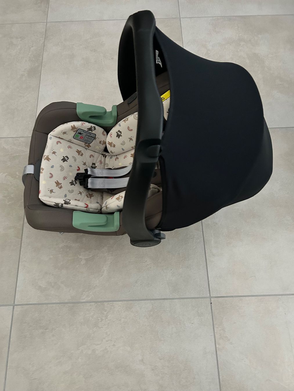 ABC Design Sièges auto: ABC Design Tulip Babyschale Teddy inkl. Isofix Base – D'occasion à Strengelbach par Lina_26 1