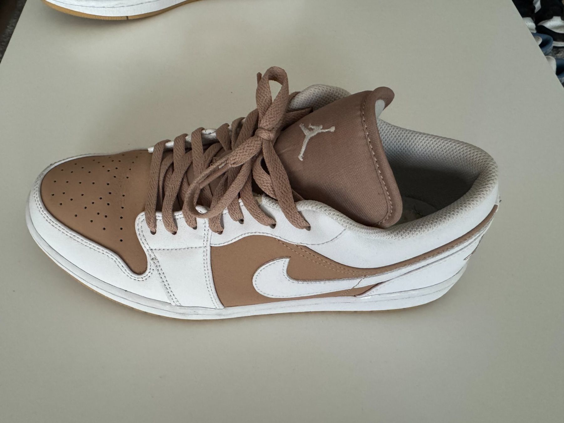 Jordan Scarpe da uomo: Air Jordan 1 beige Gr. 45 – Usato da Rotkreuz venduto da Servette1 1
