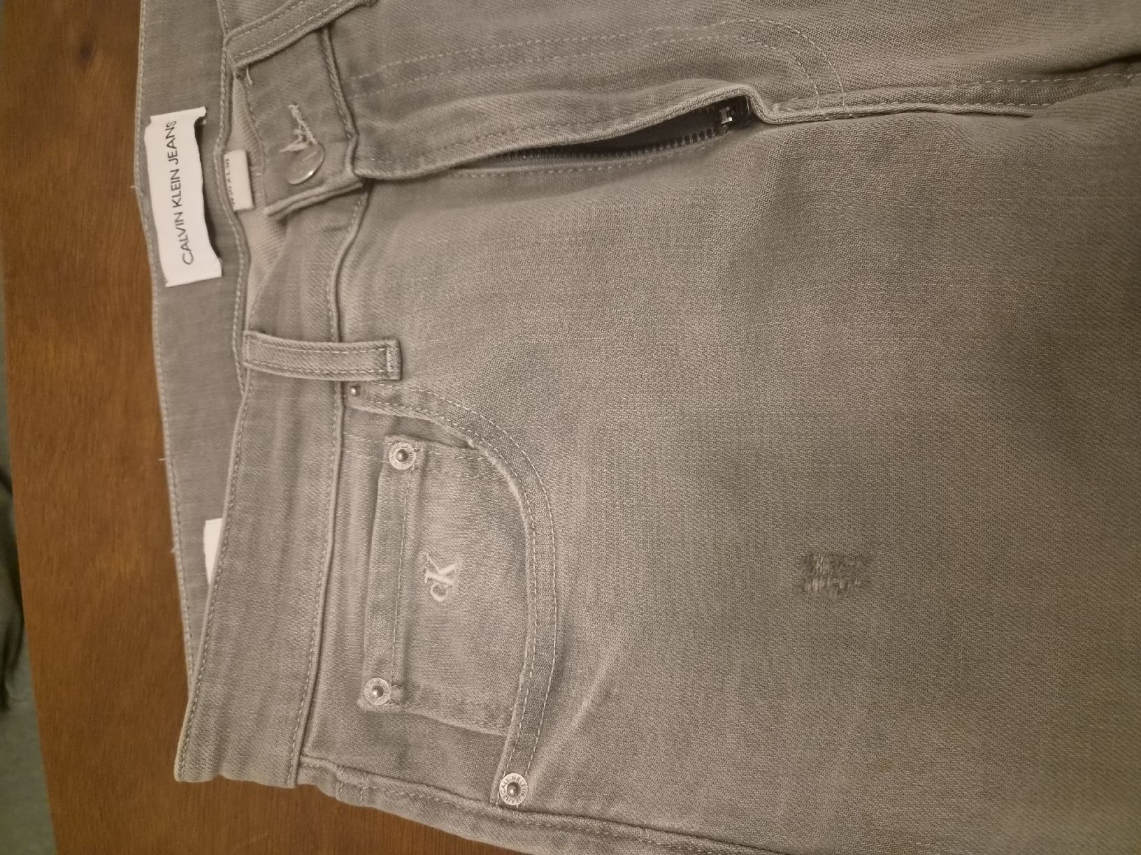 Calvin Klein Jeans: Calvin Klein Jeans Grau – Usato da Dübendorf venduto da jon_p8yl 4