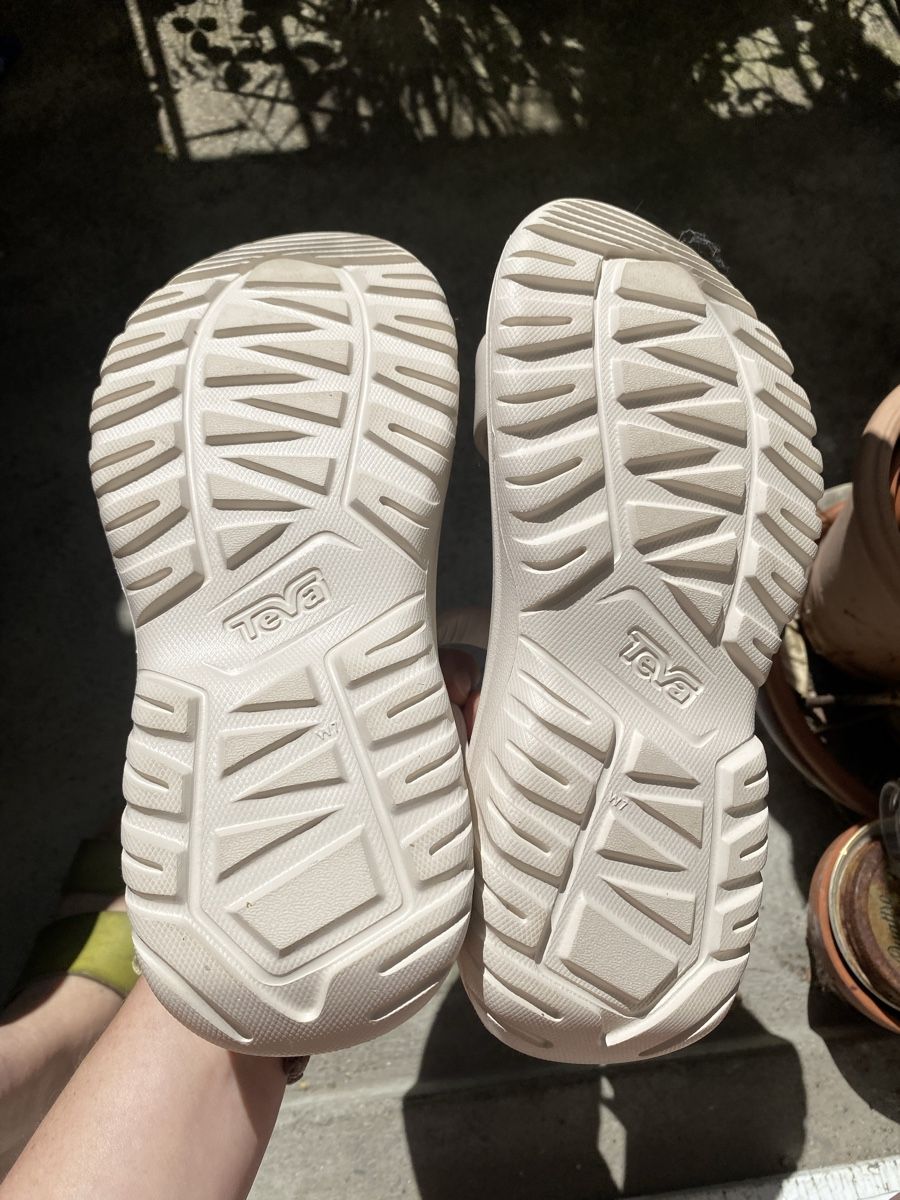 Teva Scarpe da uomo: Teva Sandalen in Off -White / 38 – Nuovo (secondo la descrizione) da Zürich venduto da msp_8mrg 2