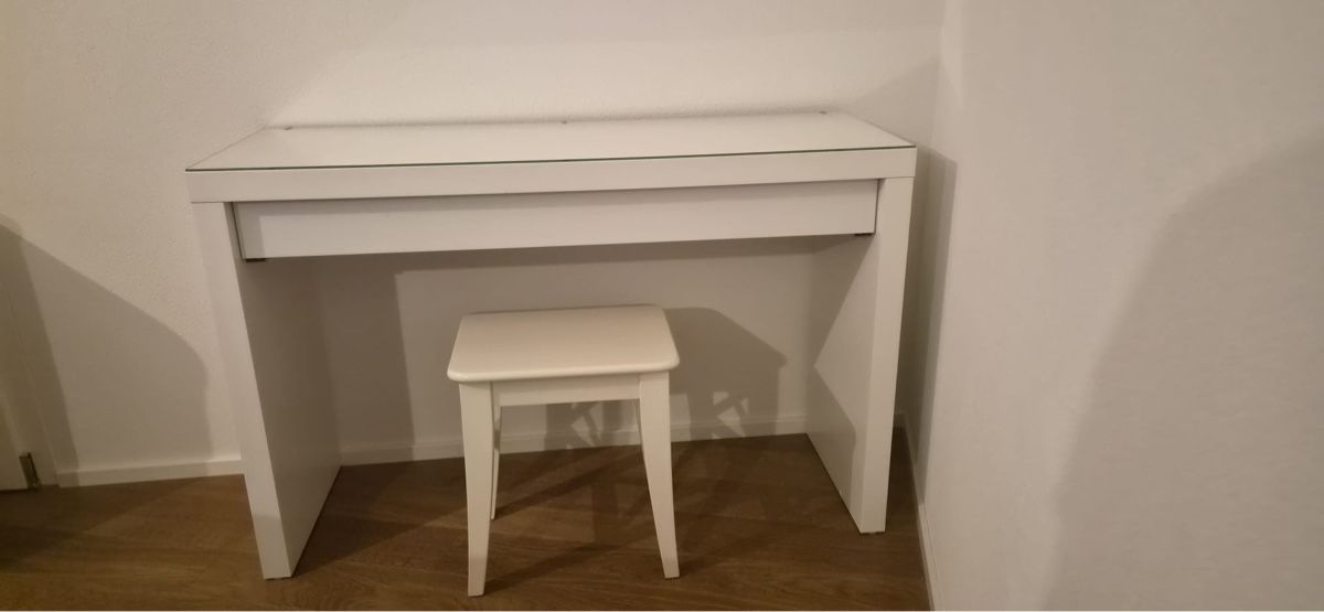 Ikea Tavoli da trucco: Ikea Malm Schminktisch mit Hocker und Spiegel – Usato da Aathal-Seegräben venduto da gia_su 2
