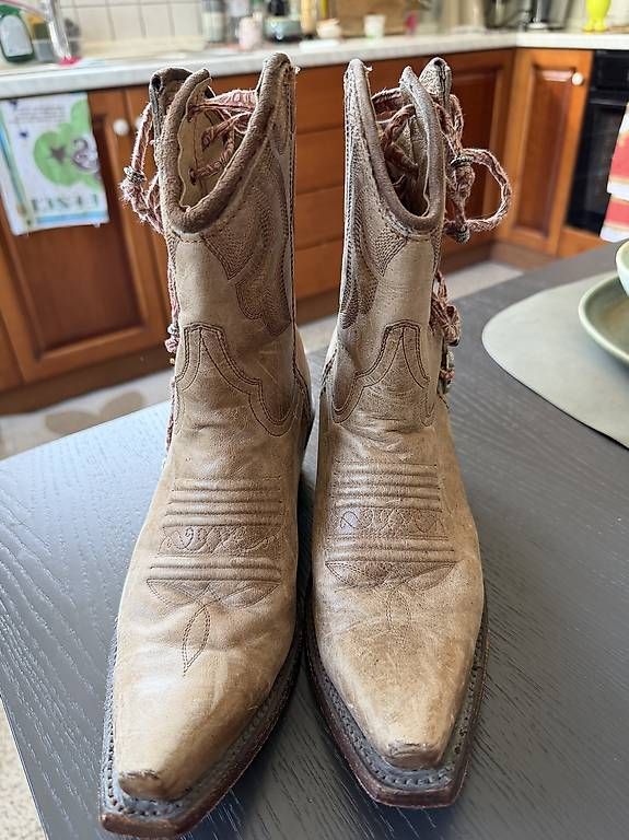 Damenschuhe: stivali da cowboy  – Gebraucht aus Agno von sal_pbv8 1