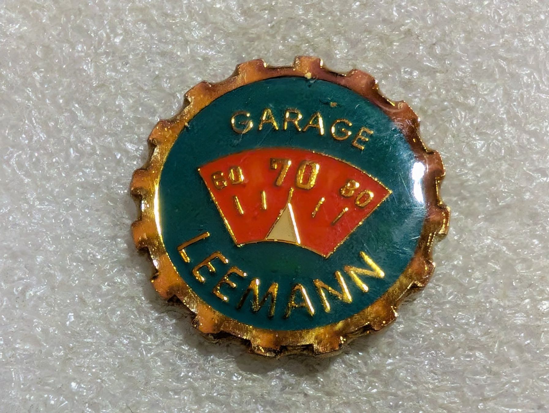 Placchette & Badge: Ansteckpin 224: Garage Leemann – Usato da Oppligen venduto da Pin-Fall-Shop