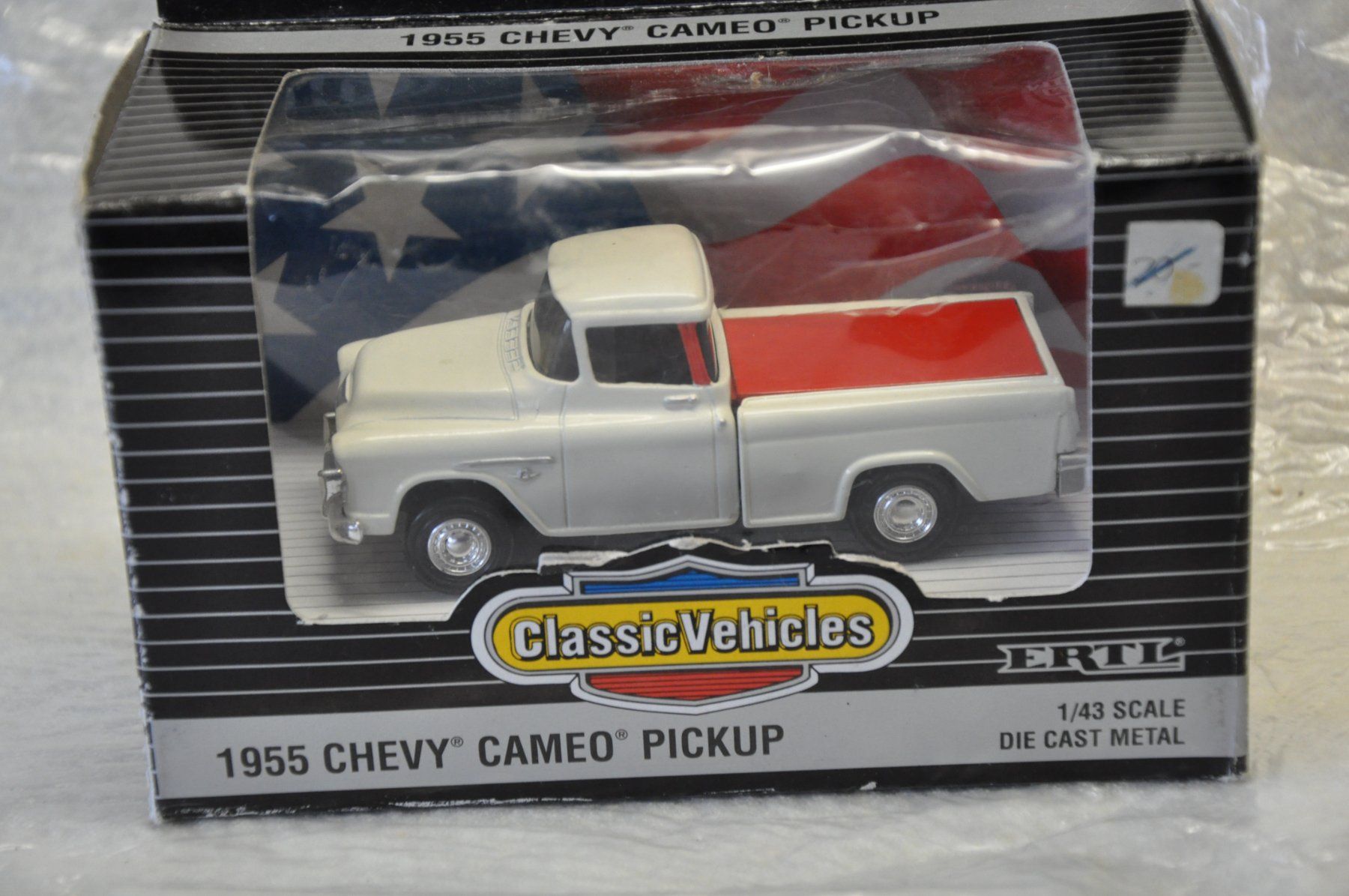 AMT/ERTL Modellini d'auto: Chevrolet Cameo Pickup – Nuovo e nell'imballaggio originale da Ebnat-Kappel venduto da Aallerlei