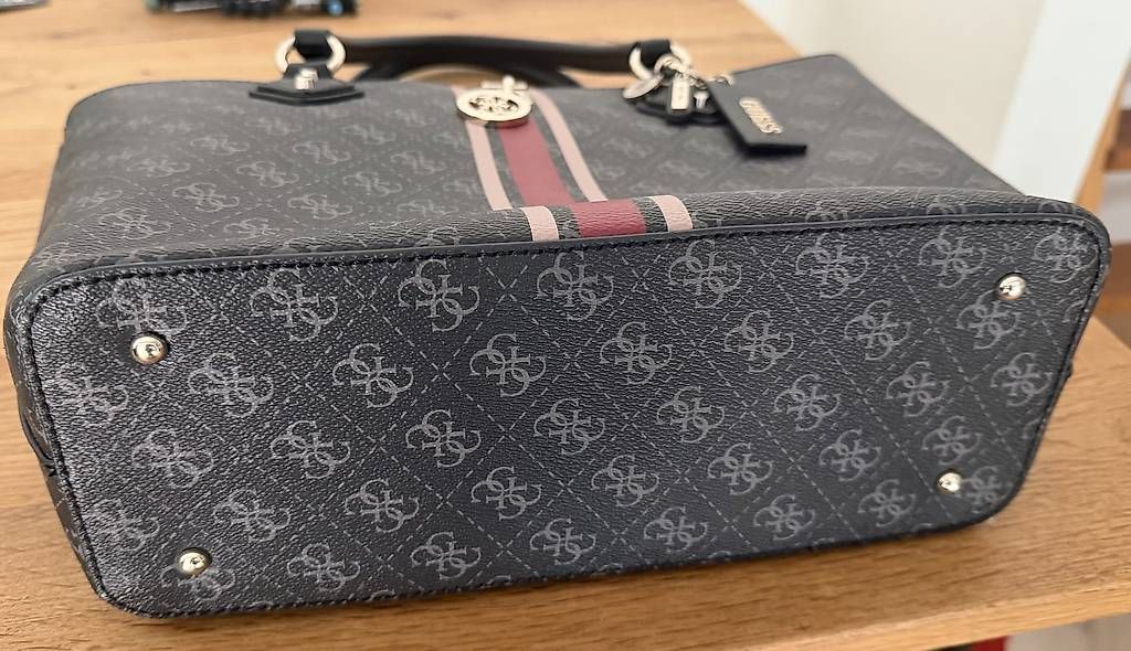 Borse da donna: Guess Tasche Neu – Usato da Uster venduto da ceh_8pgy 1