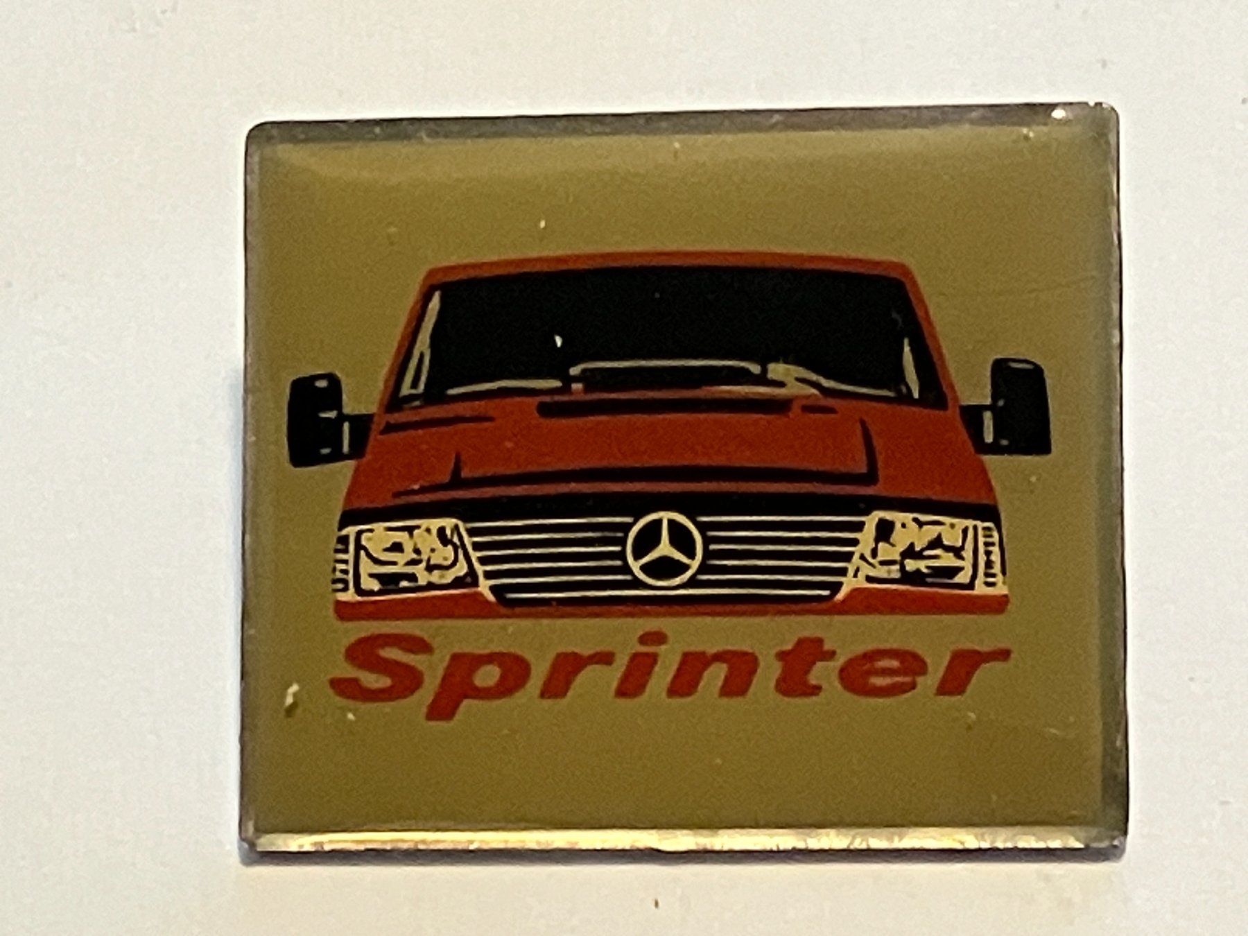 Placchette & Badge: 1 Pin Mercedes Sprinter – Usato da Basel venduto da djwwpp