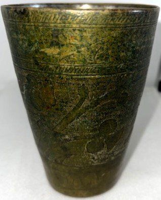 Tazze: Becher mit Gravuren Messing Antik – Usato da Lutzenberg venduto da Pinschi01 1