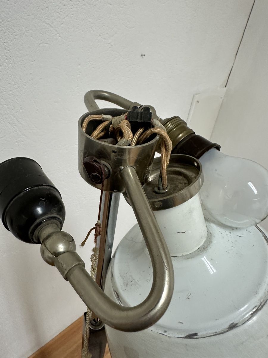 Lampen: Stehlampe weiss Metall, defekt, mit Kabel – Gebraucht aus Zürich von mywave 4