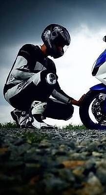 Lotti di vestiti: RST Lederkombi, Helm Caberg, Alpinestar Handschuhe – Usato da Volketswil venduto da oli_9mgr 1
