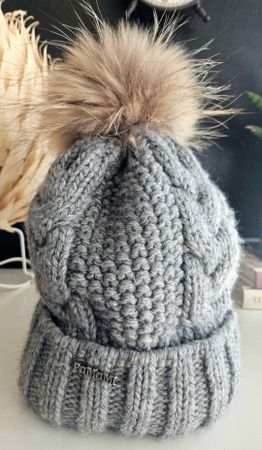 Strickmütze PaMaMi grau mit Bommel gefüttert neuwertig