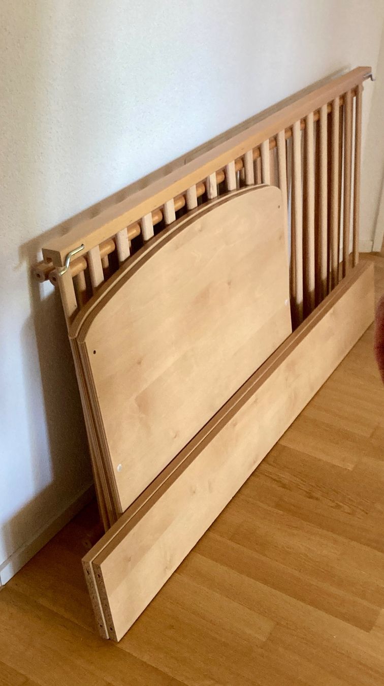 Betten: Kinderbett aus Holz hell 140x70 cm – Gebraucht aus Winterthur von Rica_3 2