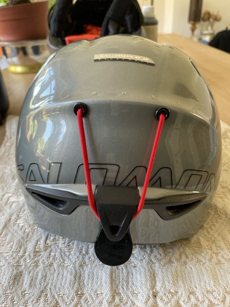 Salomon Caschi: Salomon Skihelm f. Damen, Grösse M – Usato da Zürich venduto da AnjaStauffer 2