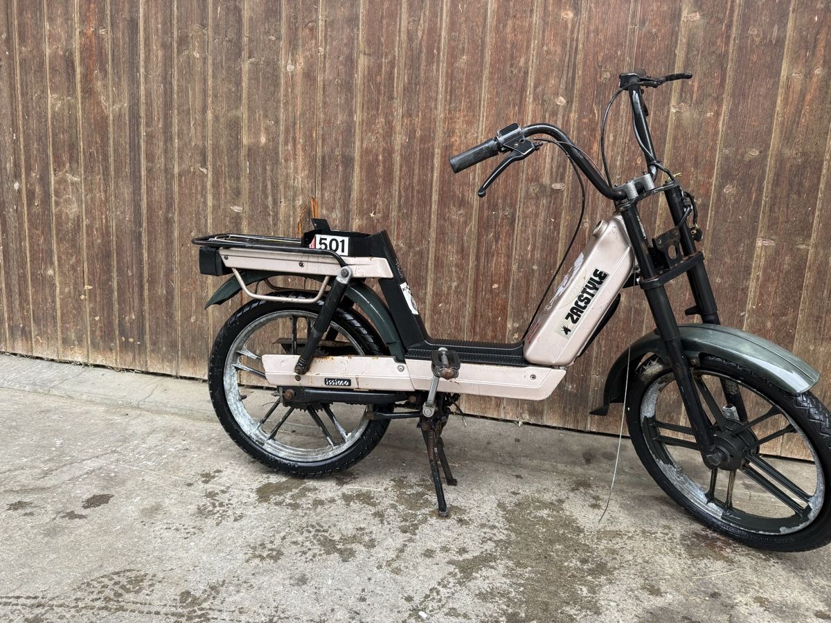 Cyclomoteurs: Töffli Issing  – Défectueux à Abtwil SG par mat_5tkv