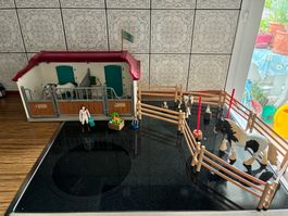Schleich Reiterhof mit Pferden und Zubehör guter Zustand