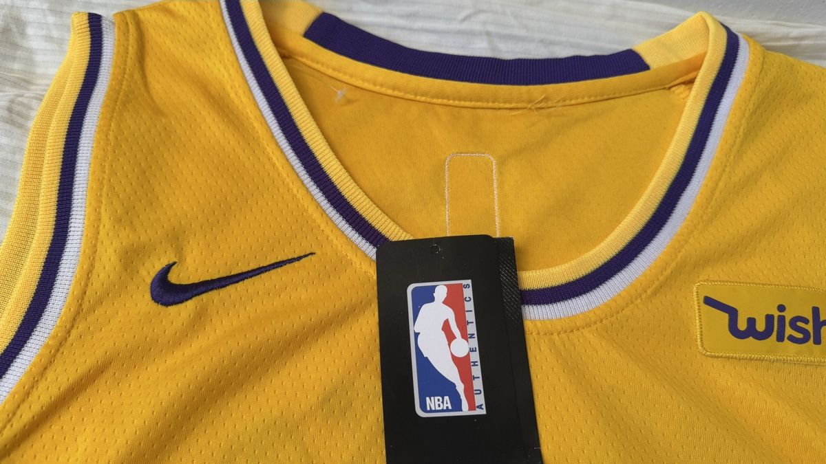 Canottiere & Pantaloni: LeBron James Lakers #23 Jersey  – Nuovo (secondo la descrizione) da Brugg AG venduto da GiovanniVercetti 1