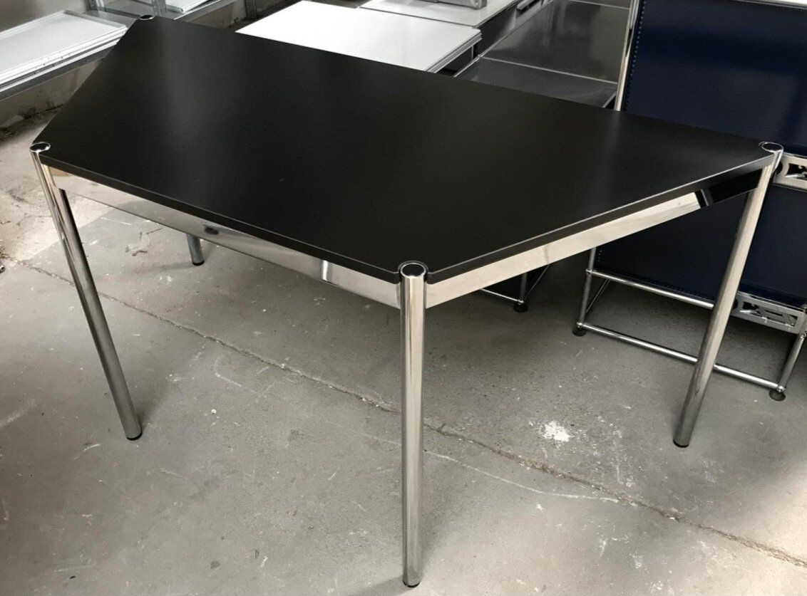 USM Tische: USM Haller Trapeztisch, Schwarz – Gebraucht aus Basel von noah27