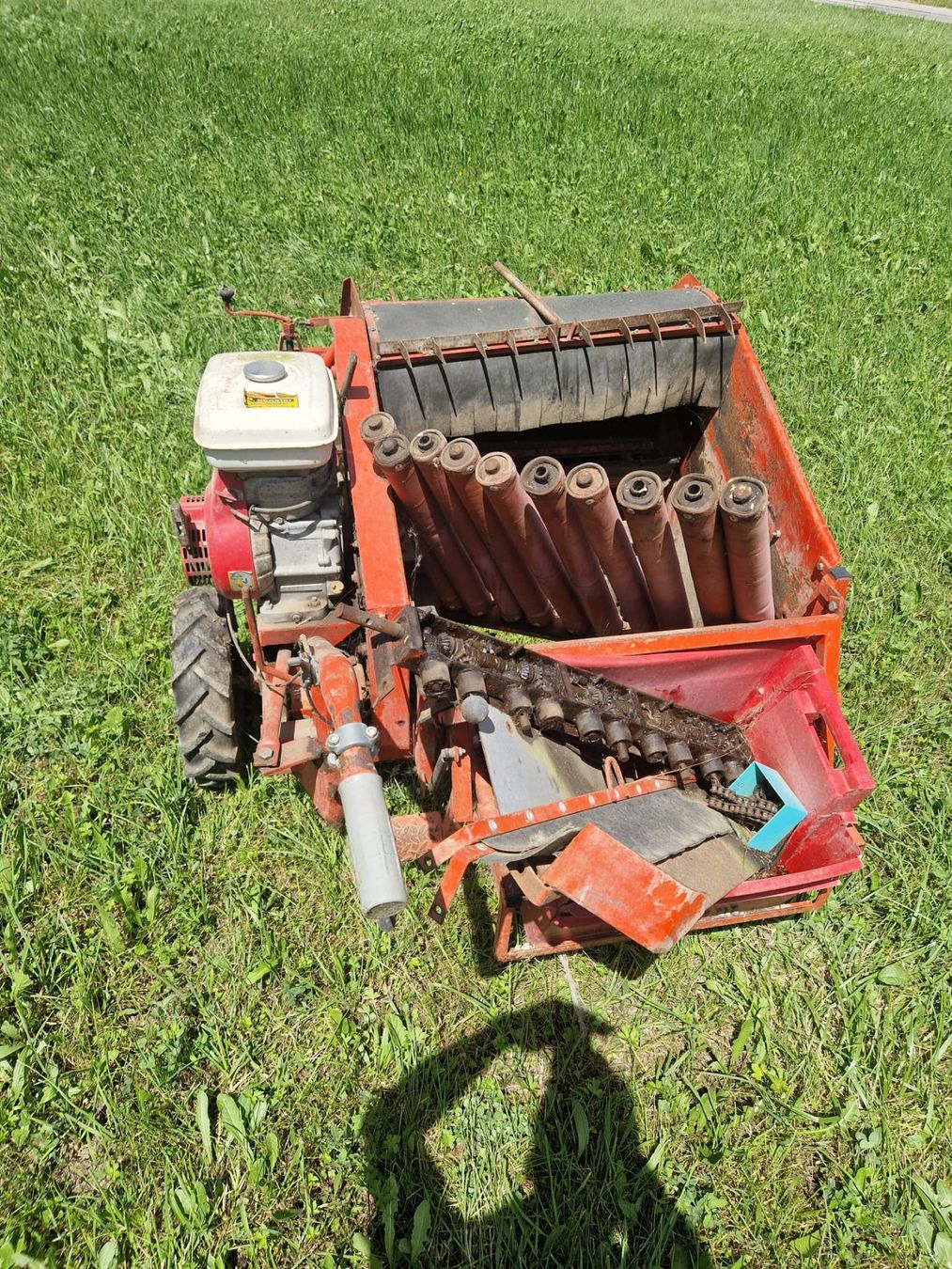 Tutte le macchine: Obst-Auflesemaschine Cacquevel – Difettoso da Amlikon-Bissegg venduto da Vario209 6