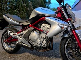 Kawasaki ER-6n Motorrad Silber Rot guter Zustand
