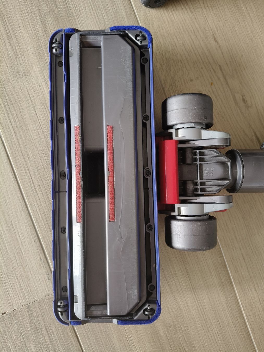 Dyson Aspirapolveri & Accessori: Dyson DC52 Multifloor Cinetic – Usato da Monthey venduto da lesaffairesdecamille 7