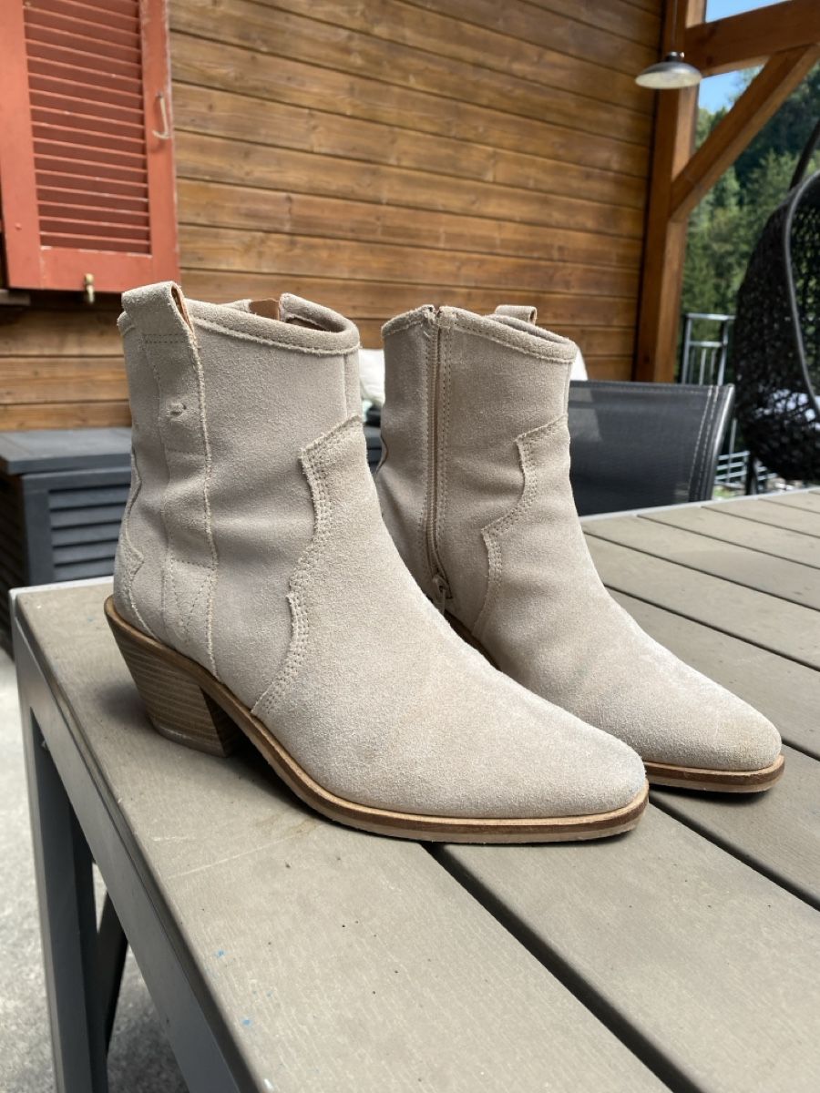 Next Scarpe da donna: Cowboy Stiefel / beige / Grösse 37/ gebraucht – Usato da Schachen LU venduto da ali_hz6l 1