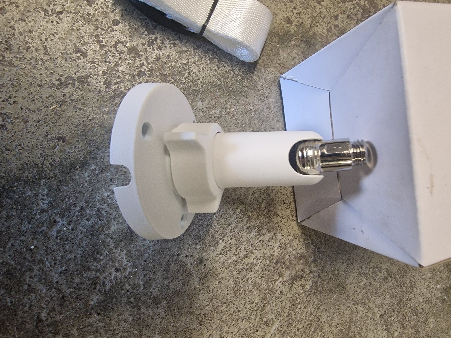 Sonstiges Zubehör: Halterung 4G Bullet Cam Reolink – Neu und originalverpackt aus Appenzell von BreGol 2