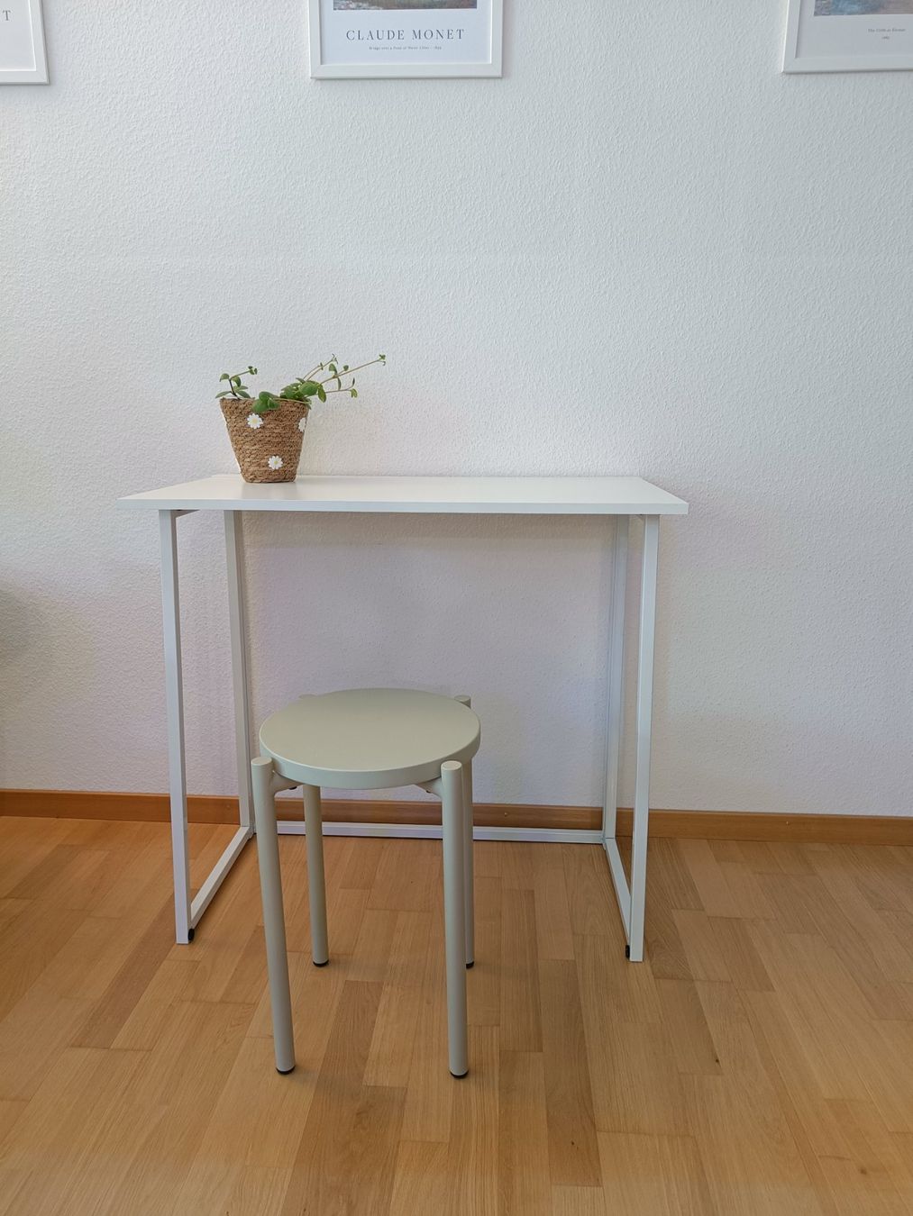 Tavoli: Minimalistischer Klapptisch mit grünem Hocker – Usato da Zürich venduto da Atelier.Second