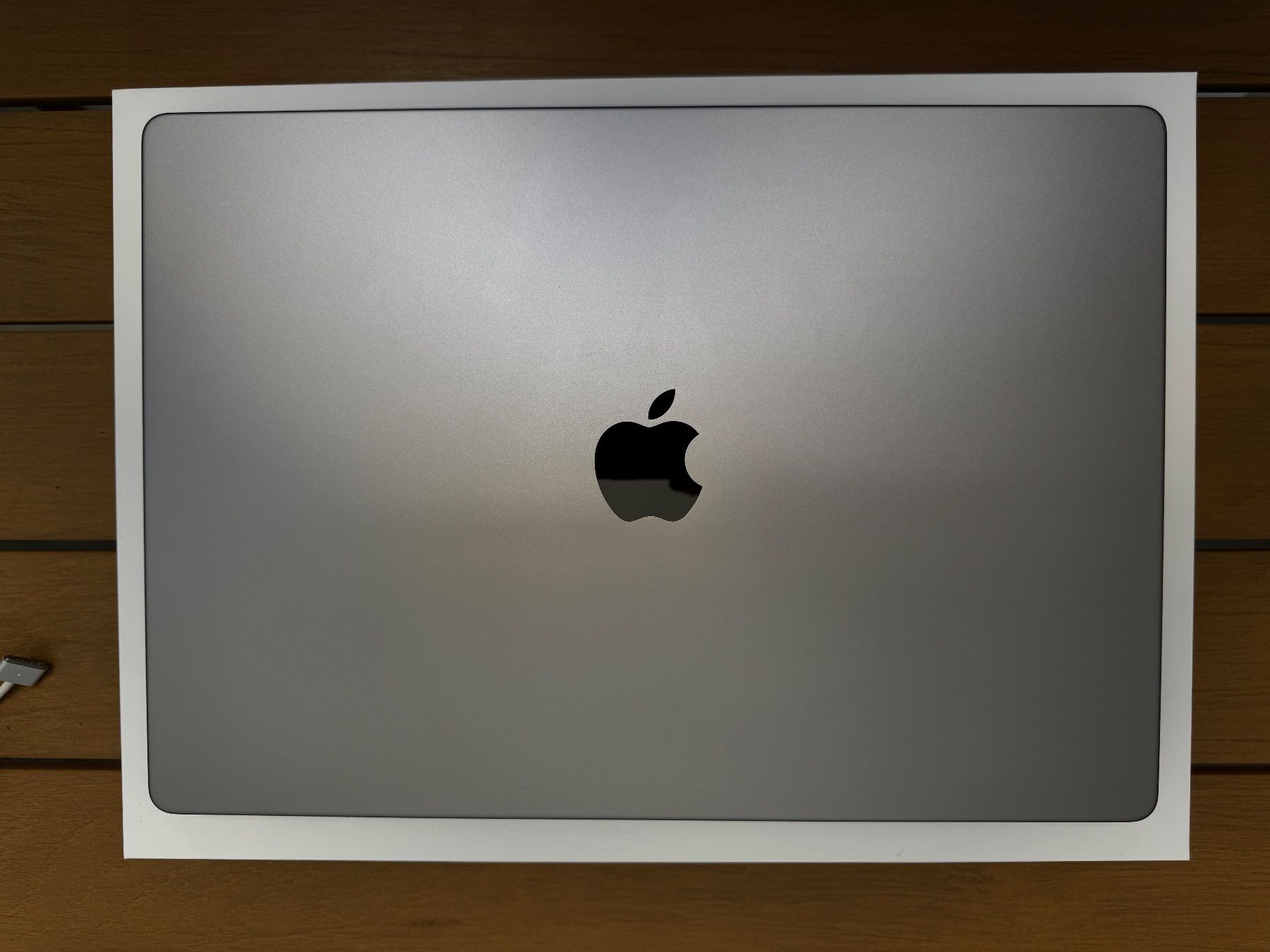 Apple Notebooks: MacBook Pro 16" M1 Pro – Gebraucht aus Salmsach von  3