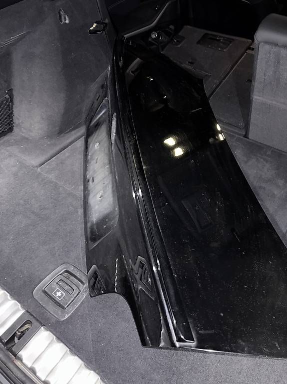 BMW Tutti pezzi di ricambio auto: Spoilerlippe E36 schwarz – Usato da Schaffhausen venduto da hallovater