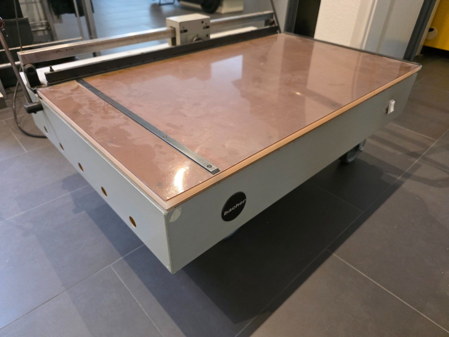 Tutte le macchine: Bacher Form-Control 1620 Filmschneidetisch Rollenschneider – Usato da Safenwil venduto da gudda 4