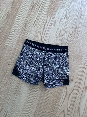 Under Armour Radler Shorts Grösse M guter Zustand