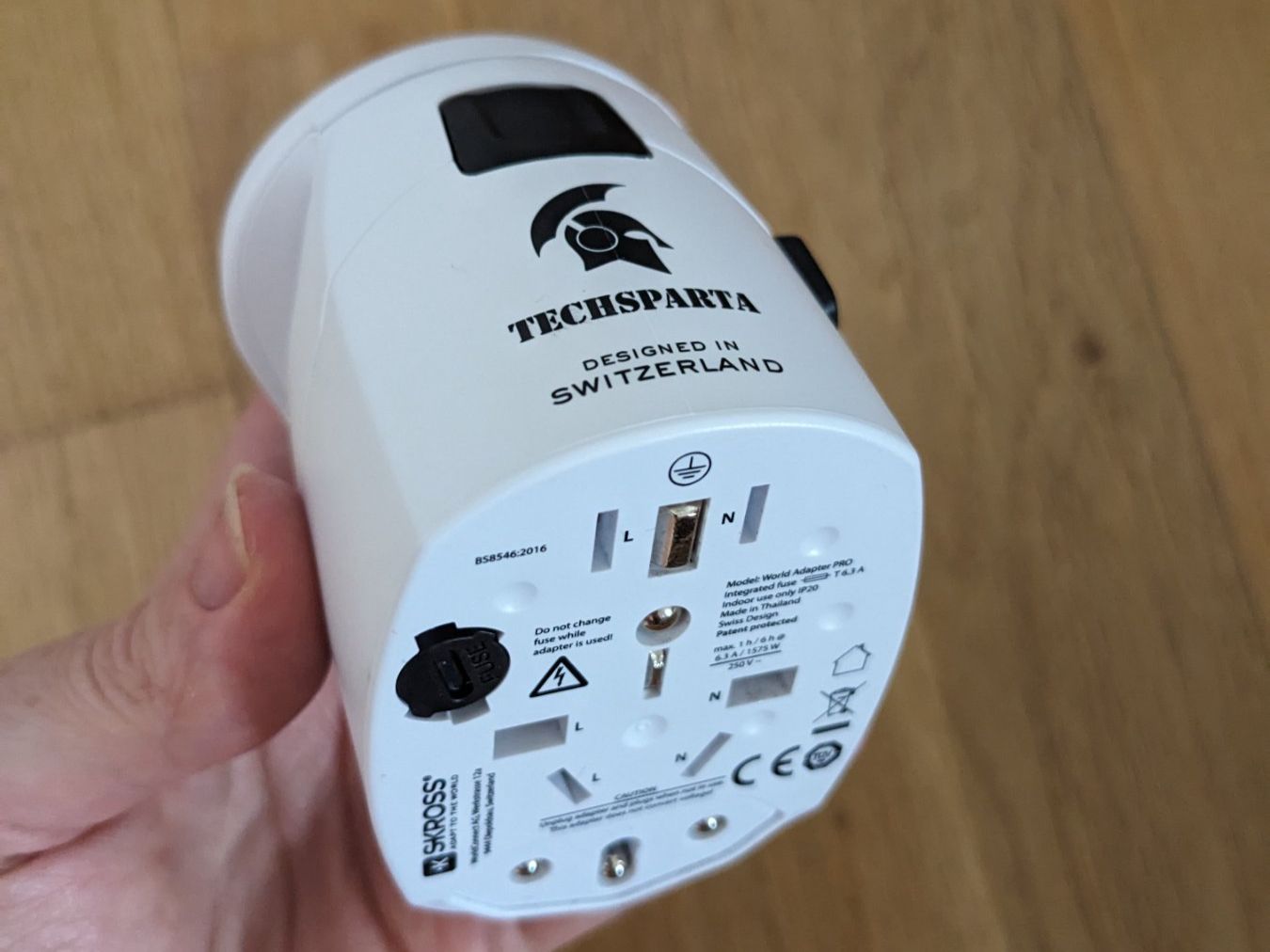 SKROSS Laufwerke & Adapter: Skross Techsparta Universal Travel Adapter plug – Gebraucht aus Zürich von mis_dg88 1