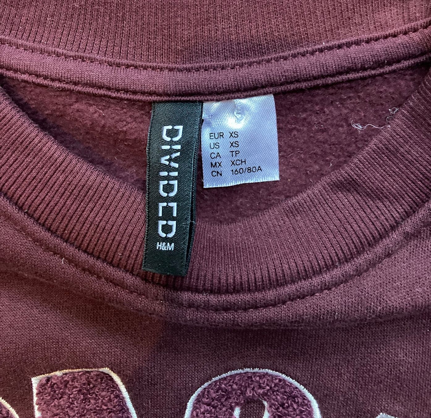 H&M Maglioni & Felpe: Pull bordeaux "Amour Paris 15" Divided H&M taille XS – Usato da Vionnaz venduto da nadinus73 1