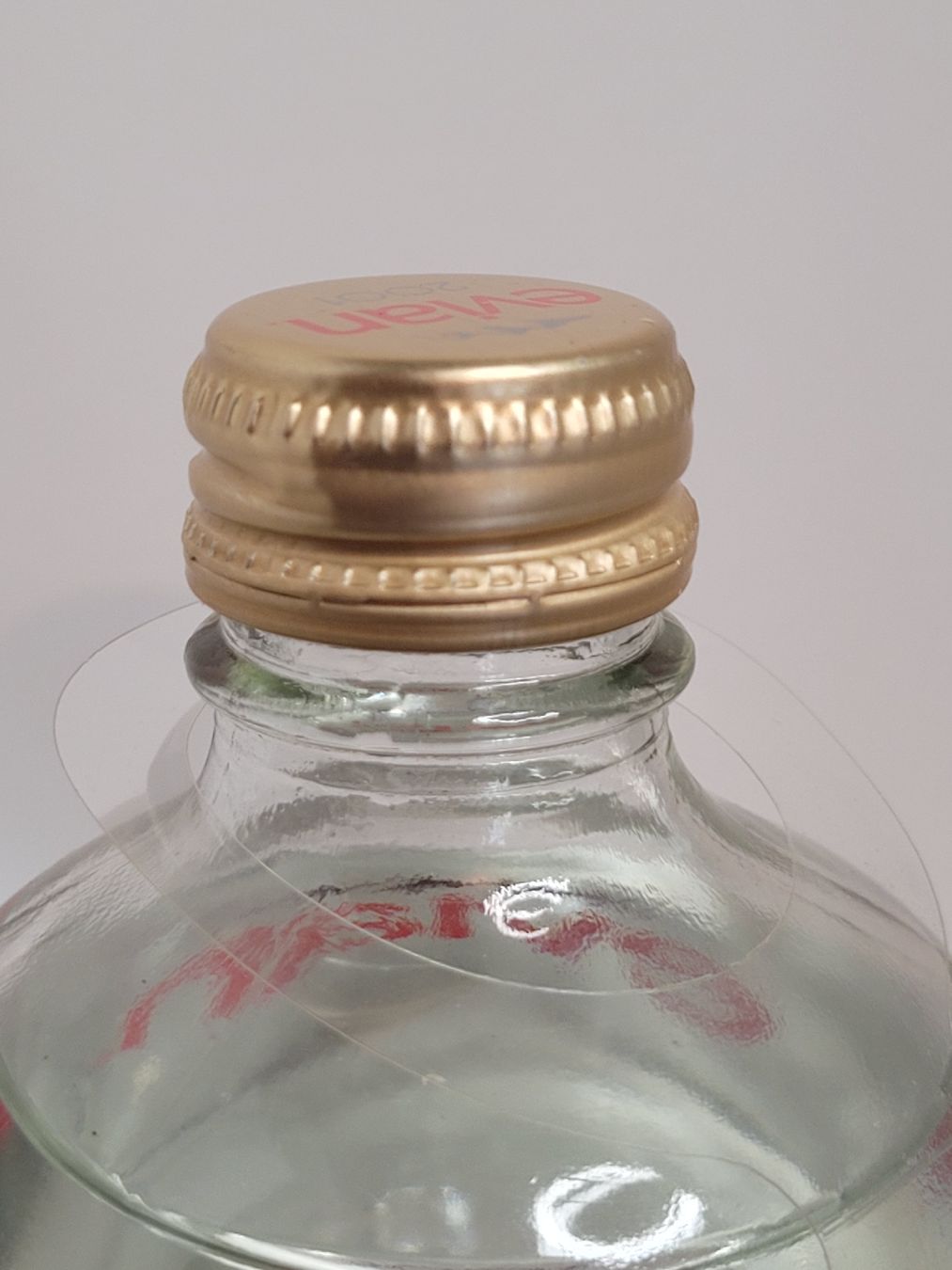 Altro in Stoviglie & Bicchieri: Bouteille collection Evian 2001 – Nuovo e nell'imballaggio originale da Rocourt venduto da PapyCH 1
